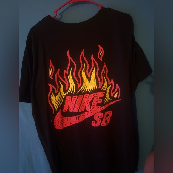 Nike Mens XL Shirts